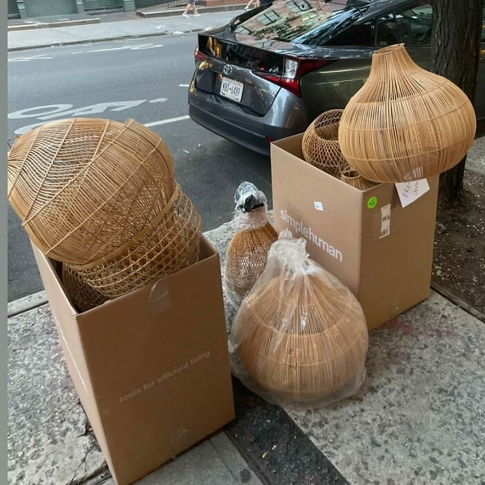 People Share What They Found Thrown Away, And The Phrase ‘One Man’s Trash Is Another Man’s Treasure’ Has Never Been So Real (40 New Pics) People Share What They Found Thrown Away, And The Phrase ‘One Man’s Trash Is Another Man’s Treasure’ Has Never Been So Real (40 New Pics)