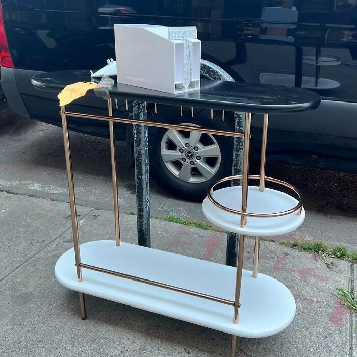 People Share What They Found Thrown Away, And The Phrase ‘One Man’s Trash Is Another Man’s Treasure’ Has Never Been So Real (40 New Pics) People Share What They Found Thrown Away, And The Phrase ‘One Man’s Trash Is Another Man’s Treasure’ Has Never Been So Real (40 New Pics)