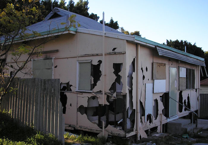 “Karen” Neighbors Are Mad At This Person For Buying Land Next To Them And Not Planning To Build A House Like Everyone Else “Karen” Neighbors Are Mad At This Person For Buying Land Next To Them And Not Planning To Build A House Like Everyone Else