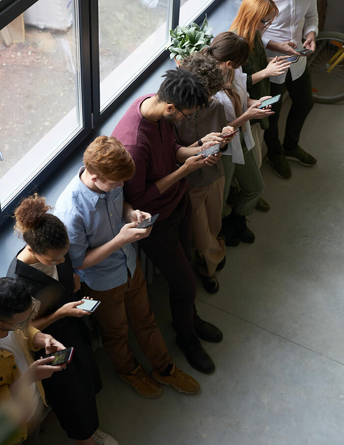 Millennials Get Asked What Confuses Them About Gen Z, And Here&#8217;re 30 Of Their Answers