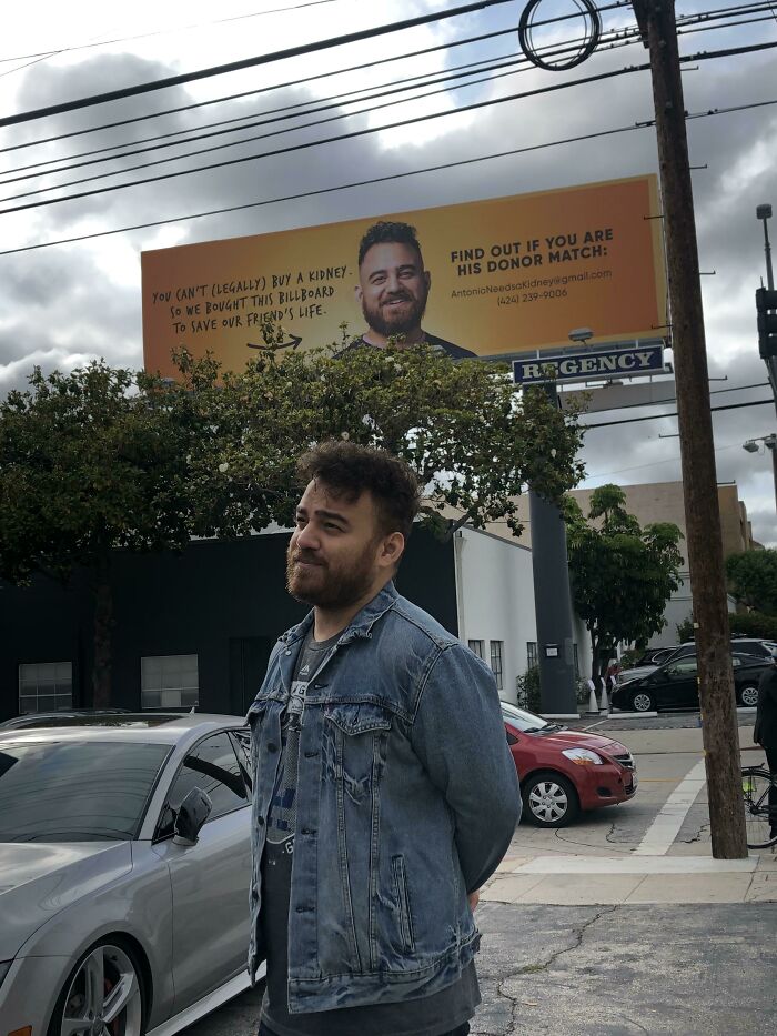 41 Of The Funniest Photos Of People And Animals Sitting Under Pics That Resemble Them, As Shared By This Online Group