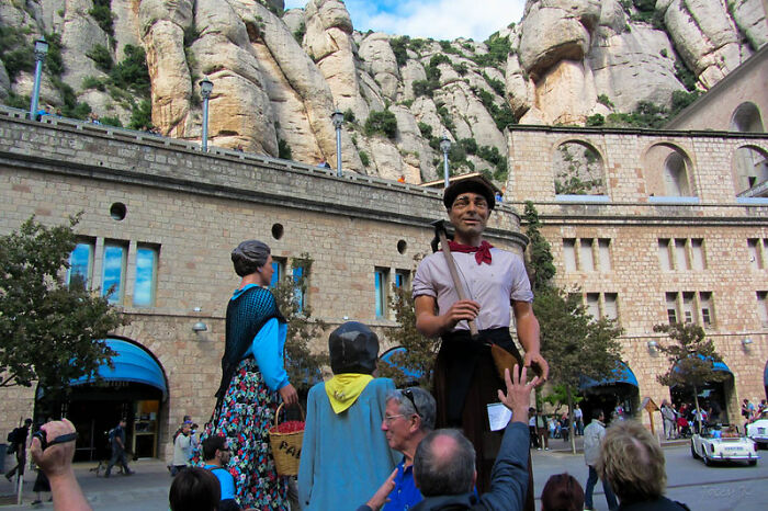 &ldquo;What’s Something That’s Considered Normal That Creeps You Out Immediately?&rdquo; (40 Answers)