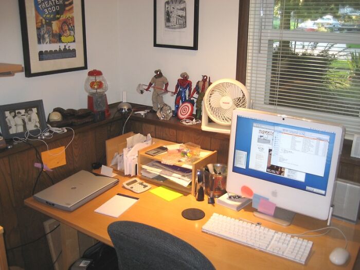 &ldquo;What’s Something That’s Considered Normal That Creeps You Out Immediately?&rdquo; (40 Answers)