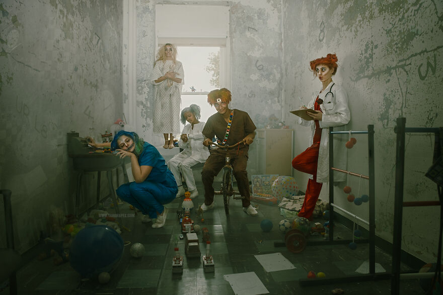 What If Alice Was Really Insane? I Went To An Old Asylum And Created A Photoshoot To Tell A Different Story About Alice And Her &#8220;Wonderland&#8221; (23 Pics)