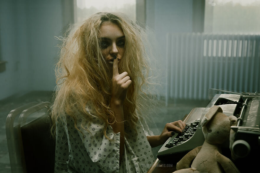 What If Alice Was Really Insane? I Went To An Old Asylum And Created A Photoshoot To Tell A Different Story About Alice And Her “Wonderland” (23 Pics) What If Alice Was Really Insane? I Went To An Old Asylum And Created A Photoshoot To Tell A Different Story About Alice And Her “Wonderland” (23 Pics)