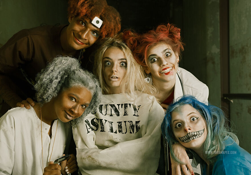 What If Alice Was Really Insane? I Went To An Old Asylum And Created A Photoshoot To Tell A Different Story About Alice And Her “Wonderland” (23 Pics) What If Alice Was Really Insane? I Went To An Old Asylum And Created A Photoshoot To Tell A Different Story About Alice And Her “Wonderland” (23 Pics)