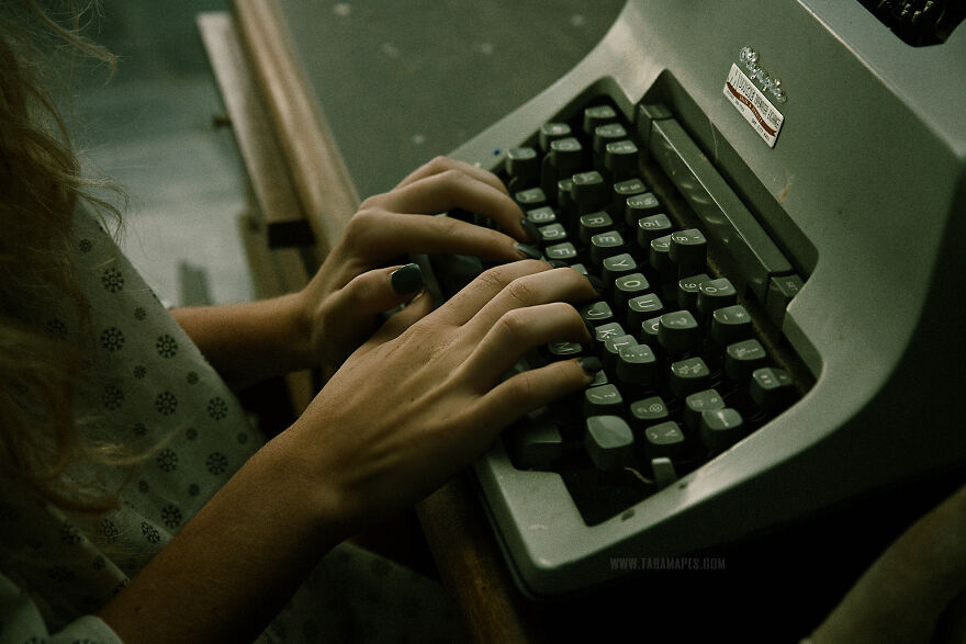 What If Alice Was Really Insane? I Went To An Old Asylum And Created A Photoshoot To Tell A Different Story About Alice And Her &#8220;Wonderland&#8221; (23 Pics)