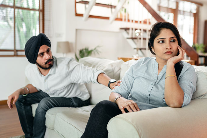 Annoying Things People Do That Become Pet Peeves For Others Annoying Things People Do That Become Pet Peeves For Others