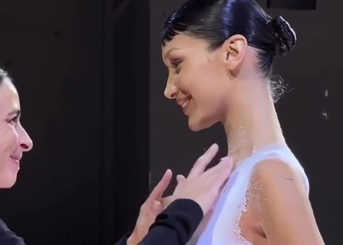 A Closer Look At Bella Hadid’s Spray-Painted Coperni Dress Reveals The Science Behind It A Closer Look At Bella Hadid’s Spray-Painted Coperni Dress Reveals The Science Behind It
