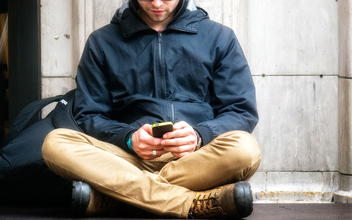 People Online Applaud This Employee Who Responded To His Supervisor’s Message With A Meme And Got Suspended For It