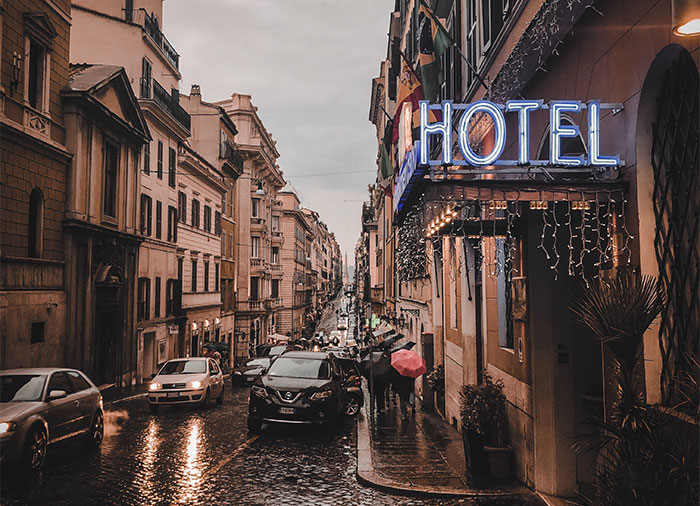 Pregnant Woman Asks For Parents’ Help For A Few Weeks, Refuses To Let Them Stay At Her House Because She Wants Privacy