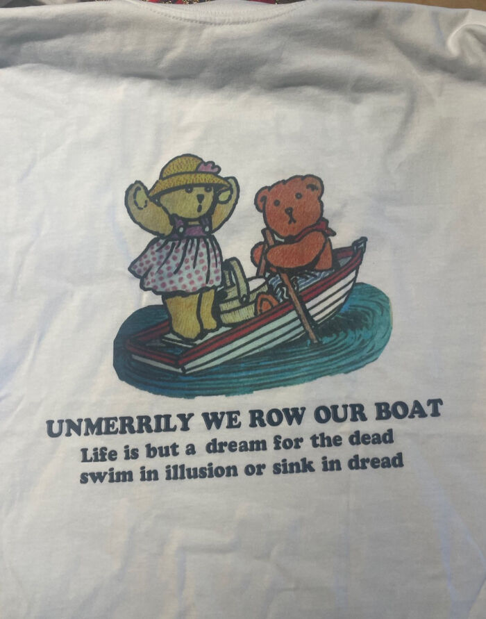 50 Ridiculous, Bizarre, And Downright Cursed Shirts People Actually Wear Out In Public, As Shared By These Twitter Accounts (New Pics) 50 Ridiculous, Bizarre, And Downright Cursed Shirts People Actually Wear Out In Public, As Shared By These Twitter Accounts (New Pics)