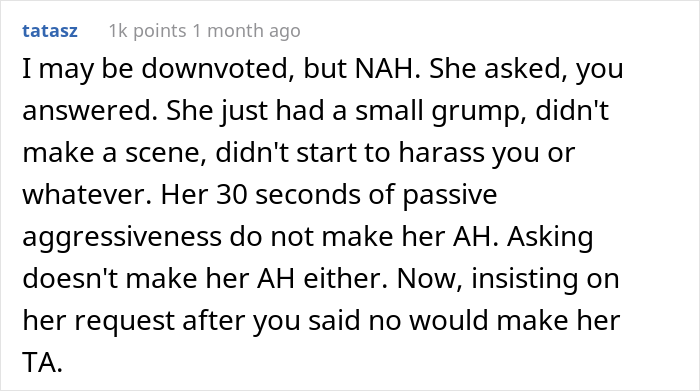 Woman Upset Her Seatmate Refused To Shut The Window Shade As They Paid Extra $30 For The Window Seat Woman Upset Her Seatmate Refused To Shut The Window Shade As They Paid Extra $30 For The Window Seat