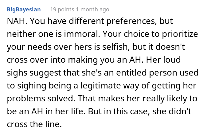 Woman Upset Her Seatmate Refused To Shut The Window Shade As They Paid Extra $30 For The Window Seat