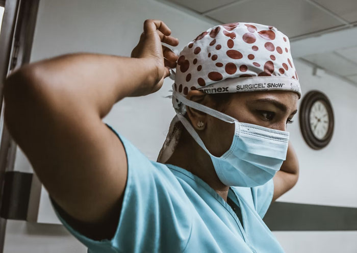 30 Doctors Share The Stupidest Thing They&#8217;ve Heard From People Who &#8216;Read It On The Internet&#8217;