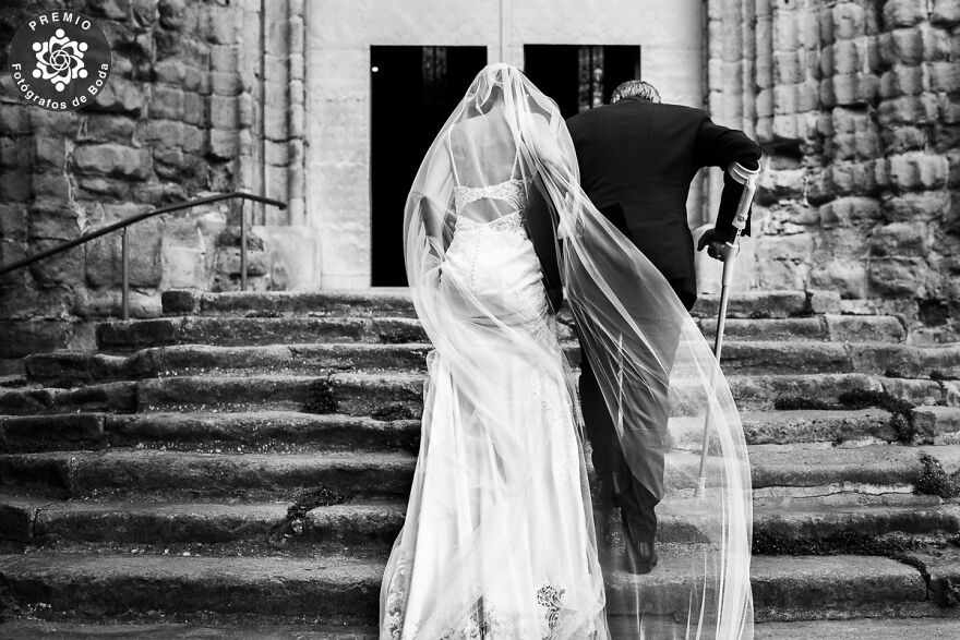 28 Winning Wedding Photographs That Captured Love, Couples And Weddings As Shared By FdB Awards