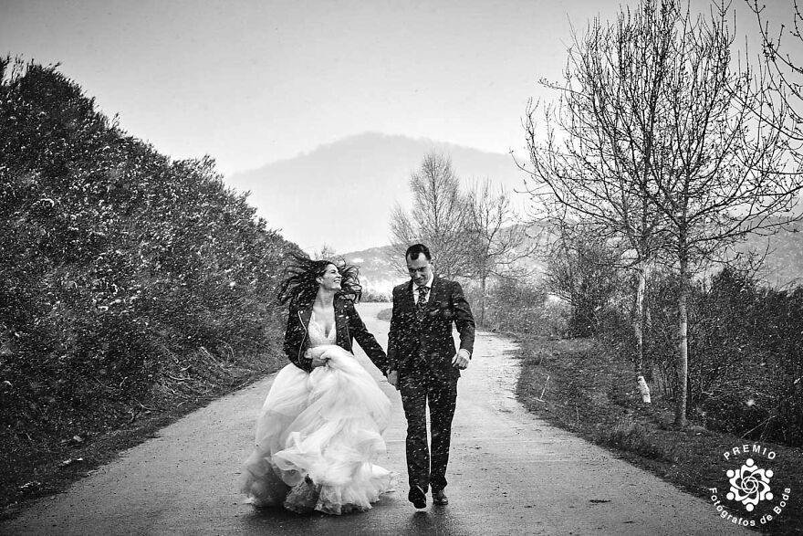 28 Winning Wedding Photographs That Captured Love, Couples And Weddings As Shared By FdB Awards