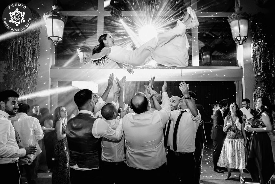 28 Winning Wedding Photographs That Captured Love, Couples And Weddings As Shared By FdB Awards