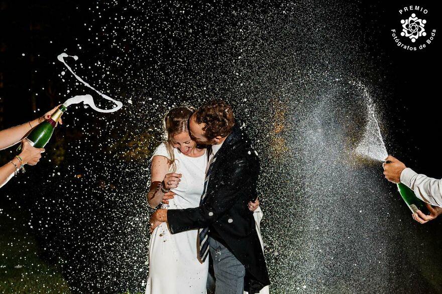 28 Winning Wedding Photographs That Captured Love, Couples And Weddings As Shared By FdB Awards