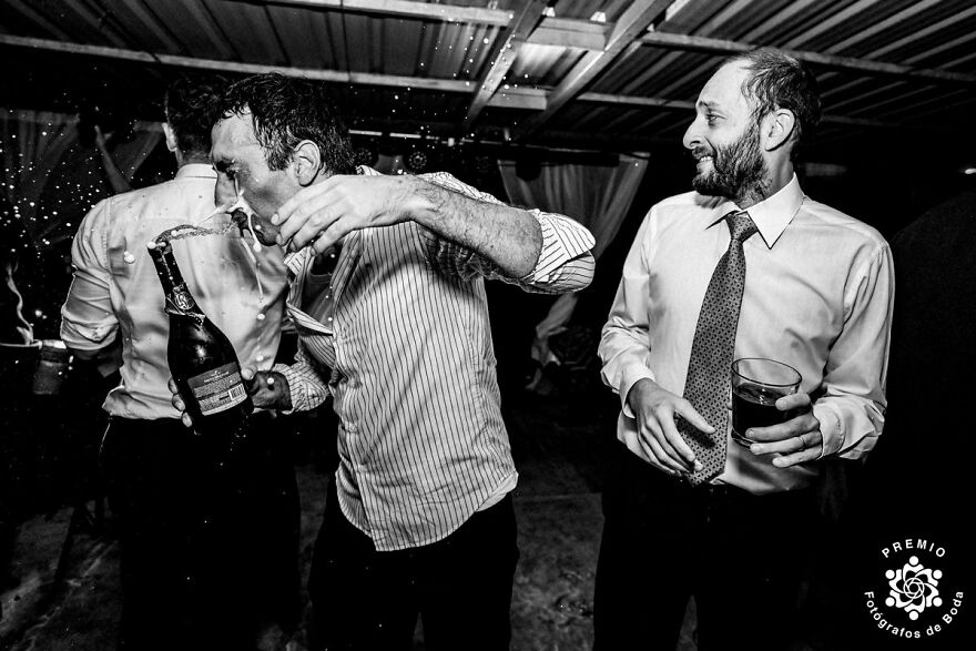 28 Winning Wedding Photographs That Captured Love, Couples And Weddings As Shared By FdB Awards