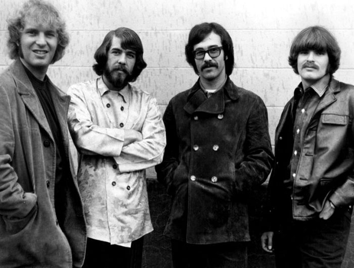 “I Guess It Rains Down In Africa”: 30 People Share Their Most Hilariously Misheard Lyrics “I Guess It Rains Down In Africa”: 30 People Share Their Most Hilariously Misheard Lyrics