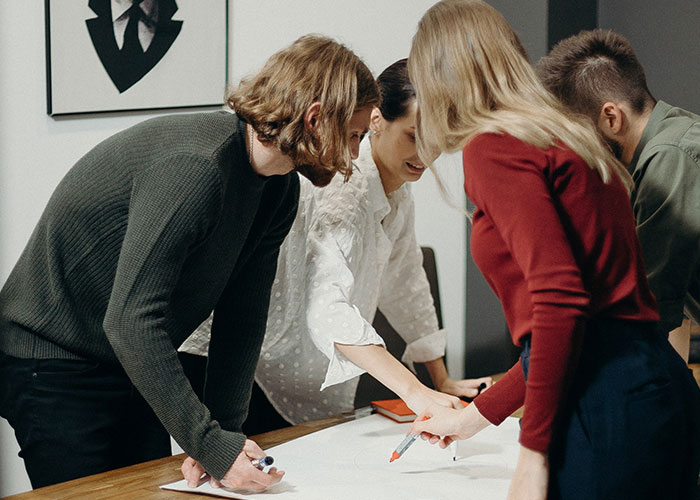 “Friday Is Your Last Day”: Boss Fires Employee, Begs Her To Work Another Day But She’s Not Having It “Friday Is Your Last Day”: Boss Fires Employee, Begs Her To Work Another Day But She’s Not Having It