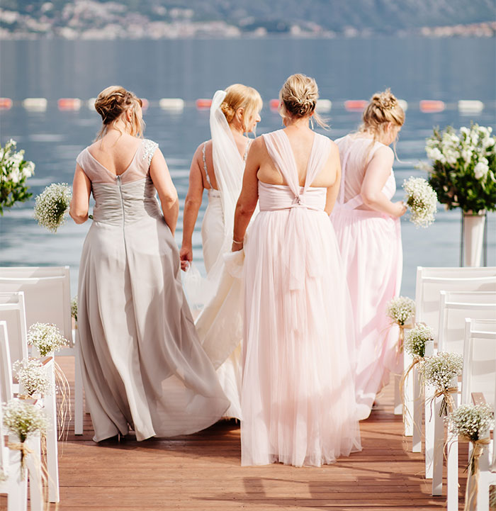 “One Of My Husband’s Friends Made Me Uncomfortable At Our Wedding, But It’s My Own Fault” “One Of My Husband’s Friends Made Me Uncomfortable At Our Wedding, But It’s My Own Fault”