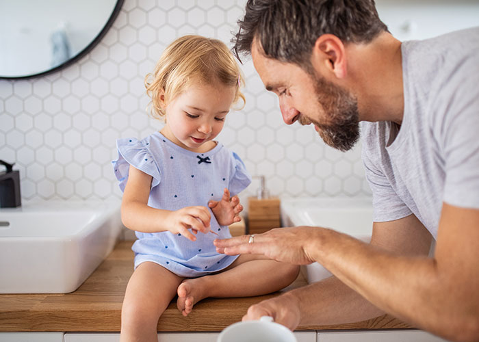 Toxic Masculinity Deems These 30 Normal And Healthy Behaviors ‘Unmanly,’ Yet People Online Think Otherwise Toxic Masculinity Deems These 30 Normal And Healthy Behaviors ‘Unmanly,’ Yet People Online Think Otherwise