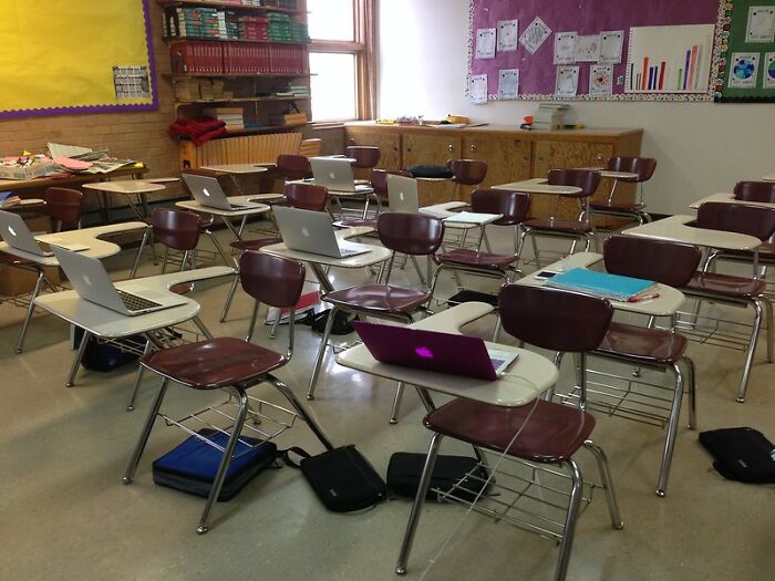 “Do Not Speak To Me”: Girl Is Sick And Tired Of Boy’s Attention, Writes Him A List Of Rules To Follow Around Her “Do Not Speak To Me”: Girl Is Sick And Tired Of Boy’s Attention, Writes Him A List Of Rules To Follow Around Her