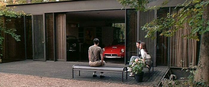 45 Fictional Houses That Have Space For All Their Viewers 45 Fictional Houses That Have Space For All Their Viewers