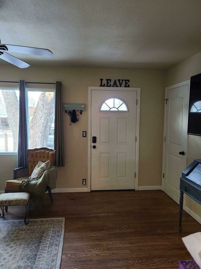 50 Absolutely Hilarious Items That Made These People’s Homes All The More Interesting 50 Absolutely Hilarious Items That Made These People’s Homes All The More Interesting