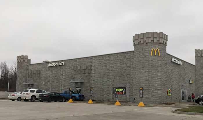 40 Unusual Things People Came Across That Made Them Think They’d Entered A “Parallel Universe” 40 Unusual Things People Came Across That Made Them Think They’d Entered A “Parallel Universe”