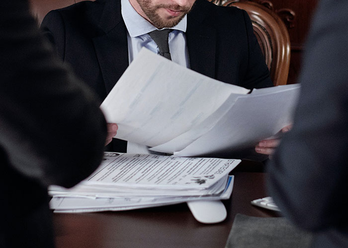 &#8220;Tell Me You Are American Without Telling&#8221;: Woman Stands Up For Her Priorities And Quits Job To Attend Brother&#8217;s Wedding After Getting Support Online