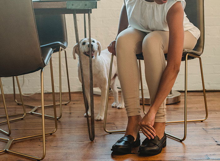 “Office’s Stairs Are See-Thru”: 29 Things That Make Offices Uncomfortable For Women “Office’s Stairs Are See-Thru”: 29 Things That Make Offices Uncomfortable For Women