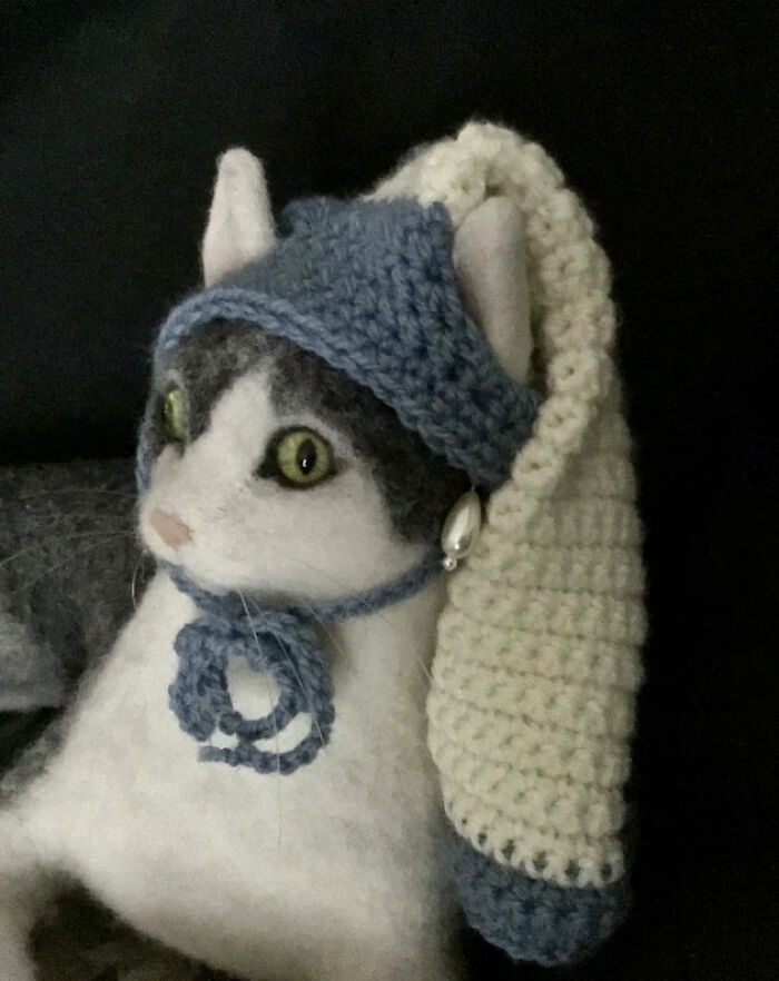 Cat Hats For Every Occasion: This Artist Crochets Funky Hats For Cats, And Here Are Her Best 30 Works Cat Hats For Every Occasion: This Artist Crochets Funky Hats For Cats, And Here Are Her Best 30 Works