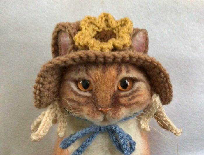 Cat Hats For Every Occasion: This Artist Crochets Funky Hats For Cats, And Here Are Her Best 30 Works Cat Hats For Every Occasion: This Artist Crochets Funky Hats For Cats, And Here Are Her Best 30 Works