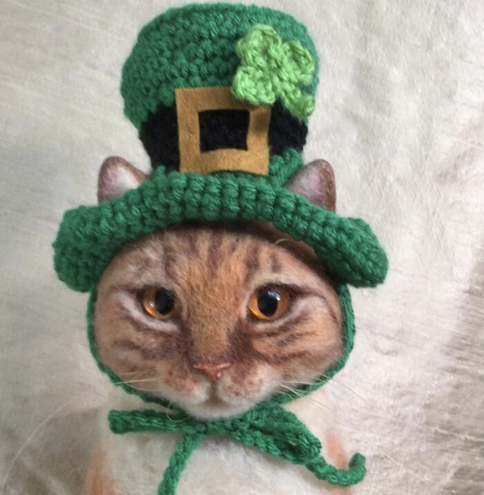 Cat Hats For Every Occasion: This Artist Crochets Funky Hats For Cats, And Here Are Her Best 30 Works Cat Hats For Every Occasion: This Artist Crochets Funky Hats For Cats, And Here Are Her Best 30 Works