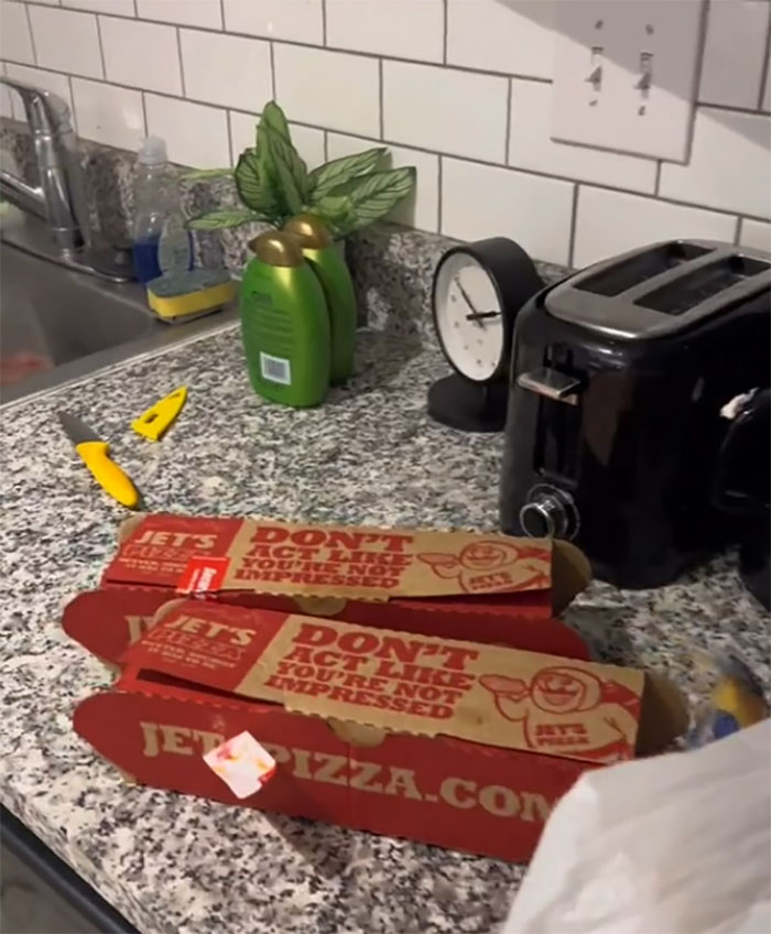 Airbnb Host Is Disgusted With Guest Who Didn’t Clean After Themself In The Apartment, Gets Destroyed Online Airbnb Host Is Disgusted With Guest Who Didn’t Clean After Themself In The Apartment, Gets Destroyed Online