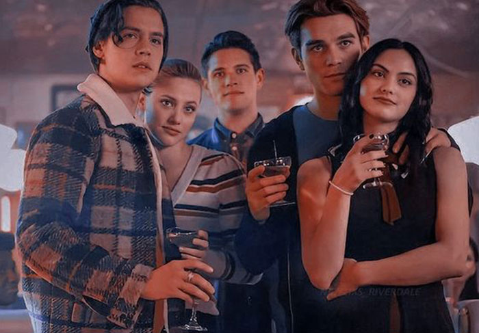 Someone Asks “What Show Did You Start And Wind Up Hating So Much You Didn’t Finish It?” And 50 People Share Someone Asks “What Show Did You Start And Wind Up Hating So Much You Didn’t Finish It?” And 50 People Share