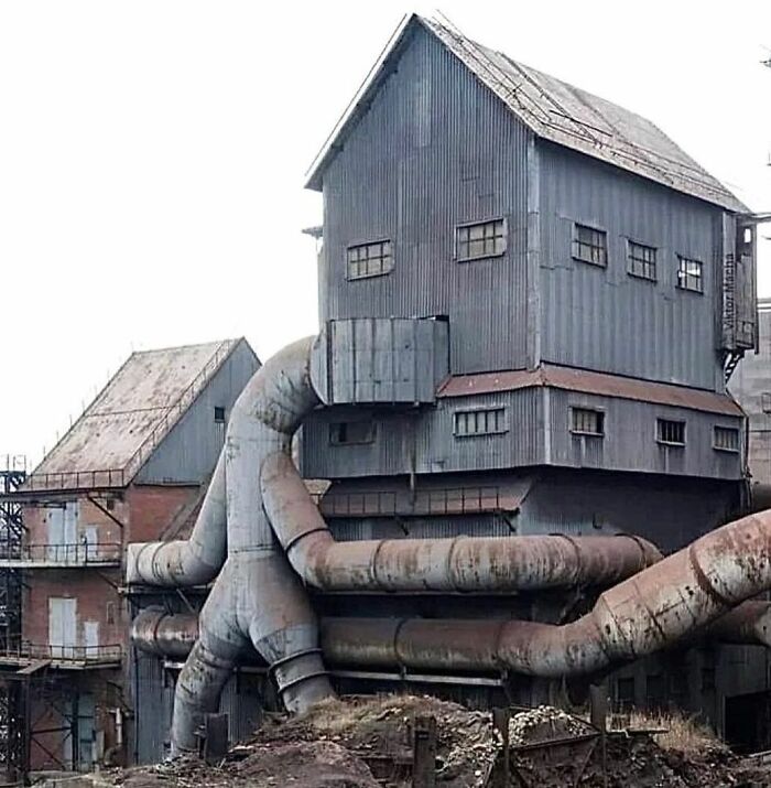 50 Satisfying Pics Of Intentional And Accidental Art, As Shared On “Lost Found Art” 50 Satisfying Pics Of Intentional And Accidental Art, As Shared On “Lost Found Art”