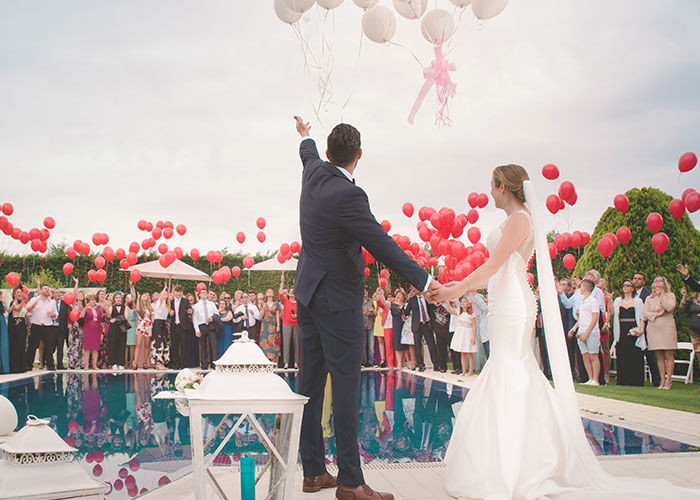 “I Am The Bride After All”: Woman Doesn’t Want Fiancé’s Grandma At Her Wedding, Starts A Drama “I Am The Bride After All”: Woman Doesn’t Want Fiancé’s Grandma At Her Wedding, Starts A Drama