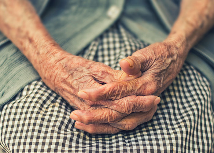 “I Am The Bride After All”: Woman Doesn’t Want Fiancé’s Grandma At Her Wedding, Starts A Drama “I Am The Bride After All”: Woman Doesn’t Want Fiancé’s Grandma At Her Wedding, Starts A Drama