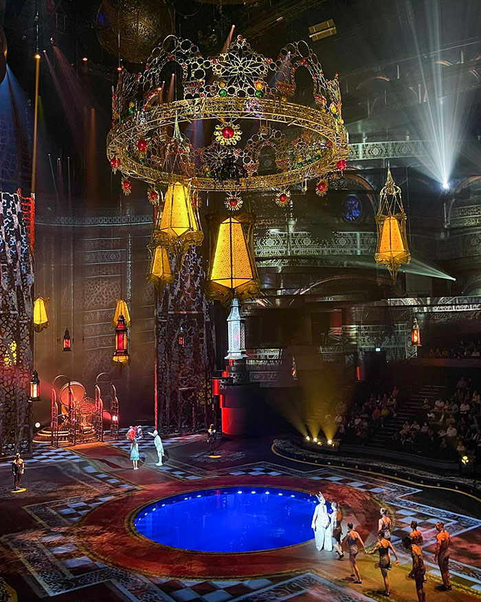 “Meanwhile In Dubai”: From Golden Cars To Crazy Views From Skyscrapers, Here Are 50 Pics To Illustrate What Life In Dubai Is Like “Meanwhile In Dubai”: From Golden Cars To Crazy Views From Skyscrapers, Here Are 50 Pics To Illustrate What Life In Dubai Is Like