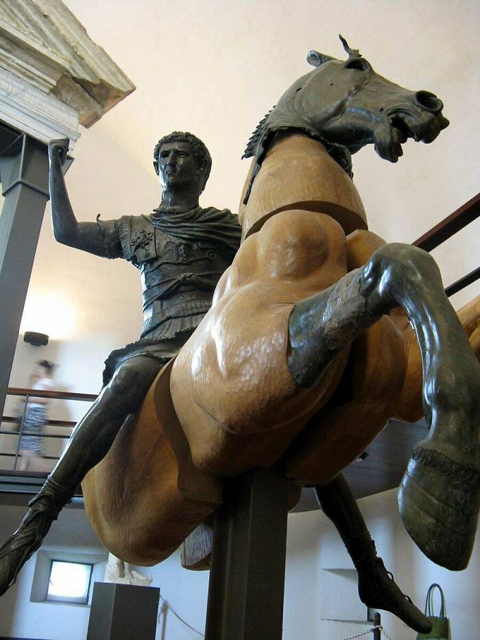 26 Artifacts Considered To Be The Only Ones Of Their Kind Left Today, As Pointed Out In This Online Community 26 Artifacts Considered To Be The Only Ones Of Their Kind Left Today, As Pointed Out In This Online Community