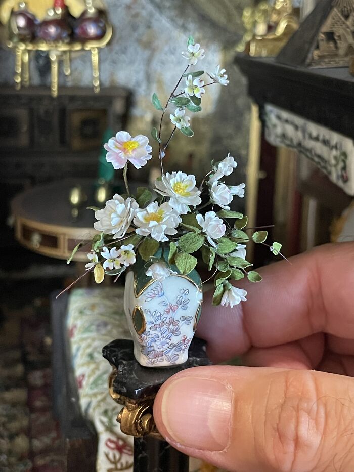 These Tiny Flower Arrangements Will Make Your Day Bloom (21 Pics)