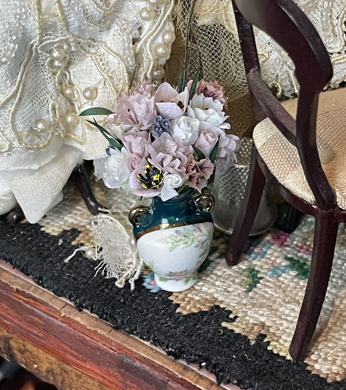 These Tiny Flower Arrangements Will Make Your Day Bloom (21 Pics)