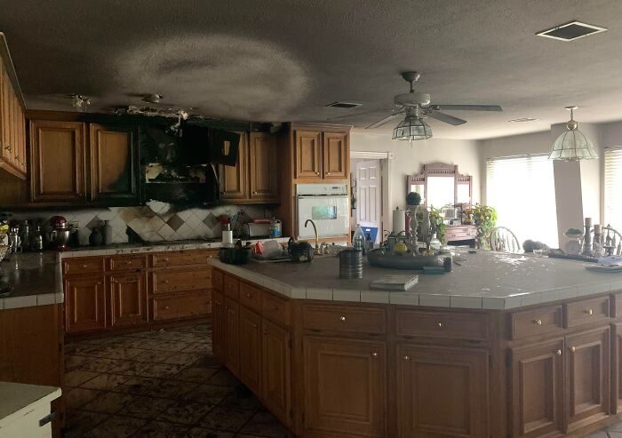 “Never Microwave Eggs”: 50 Times People Learned The Hard Way How NOT To Use A Microwave