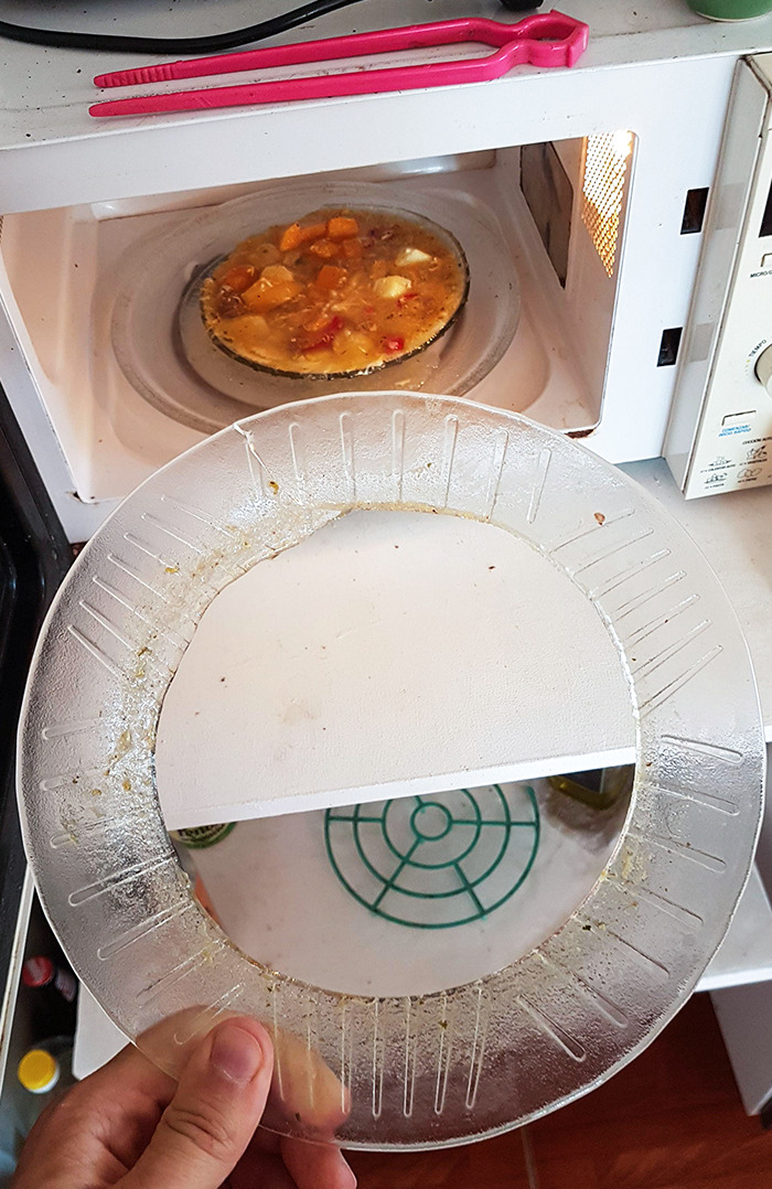 “Never Microwave Eggs”: 50 Times People Learned The Hard Way How NOT To Use A Microwave