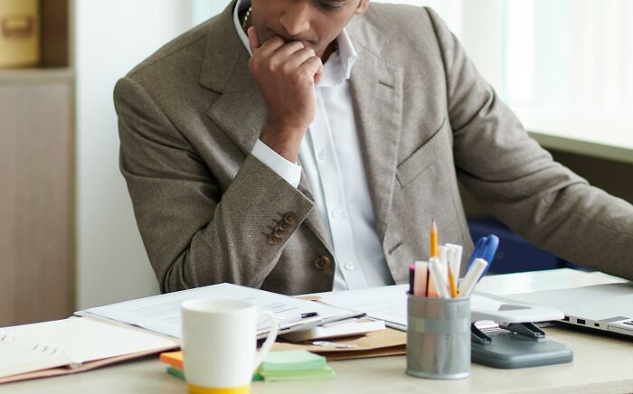 Job Interviewers Reveal Resume Moments That Either Got The Person Immediately Hired Or Immediately Rejected (30 Answers)