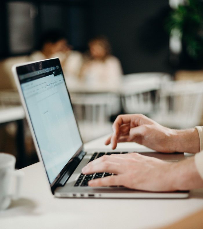 Woman Goes On A Deep-Dive Stalk On Facebook Not Knowing She&#8217;s About To Be Exposed By A Glitch